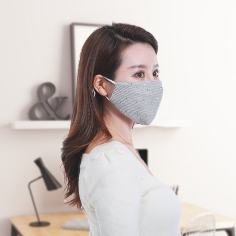 Chic sequin face mask in silver